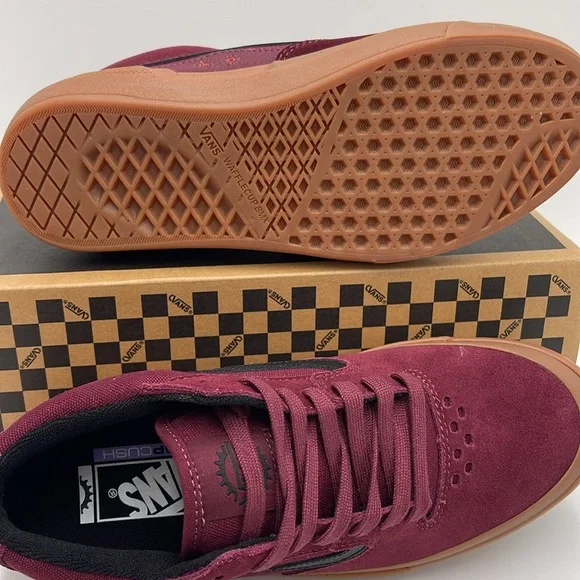 Vans WMNS Bmx Style 114
Port/Gum
VN0A4BXLK10
Sneakersrra - Picture 3 of 16